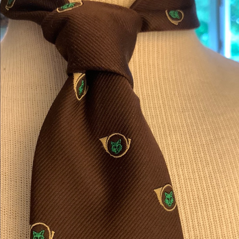 FOXHUNT EQUESTRIAN VINTAGE NECKTIE WITH FOX AND HORN EMBLEMS EMBROIDERY